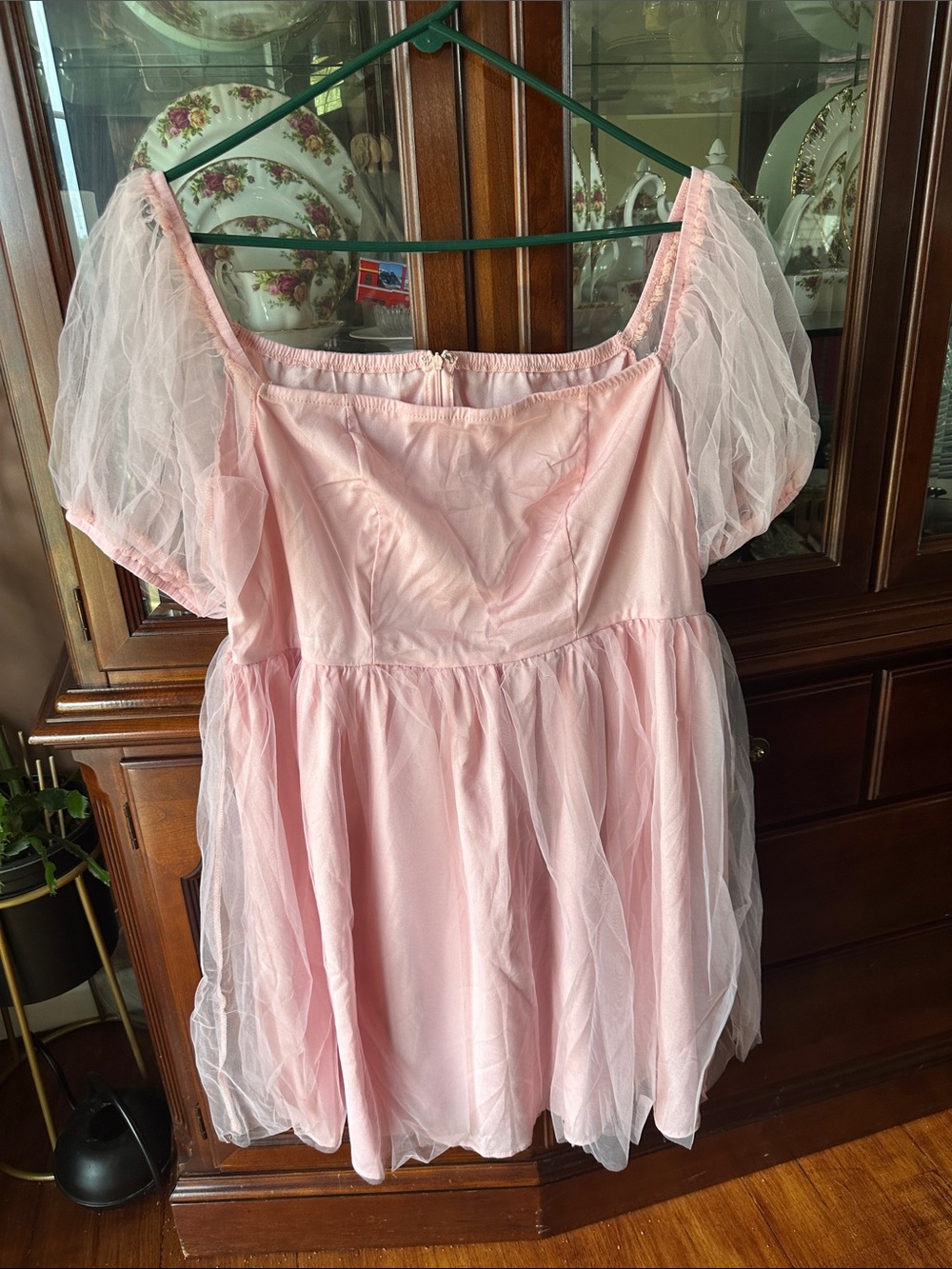 Soft Pink Puff-Sleeve Women’s Top